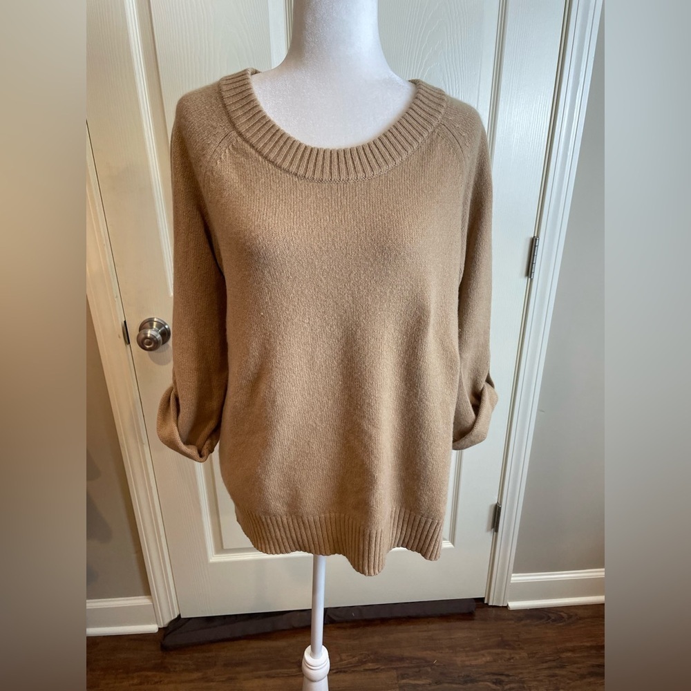 Banana Republic all cashmere scoop neck tab. Sleeve Women's Tan Sweater medium